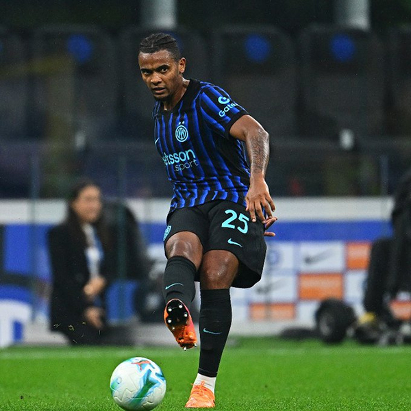 世预赛B组：斯洛文尼亚0-0逼平瑞士，奥布拉克零封助主队守住一分